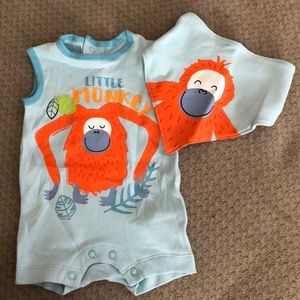 Early Days Romper & Bib set- Newborn NWOT